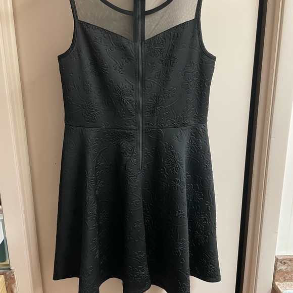 Target Sleeveless black floral embossed dress mesh bodice size medium fit flare - Picture 4 of 16